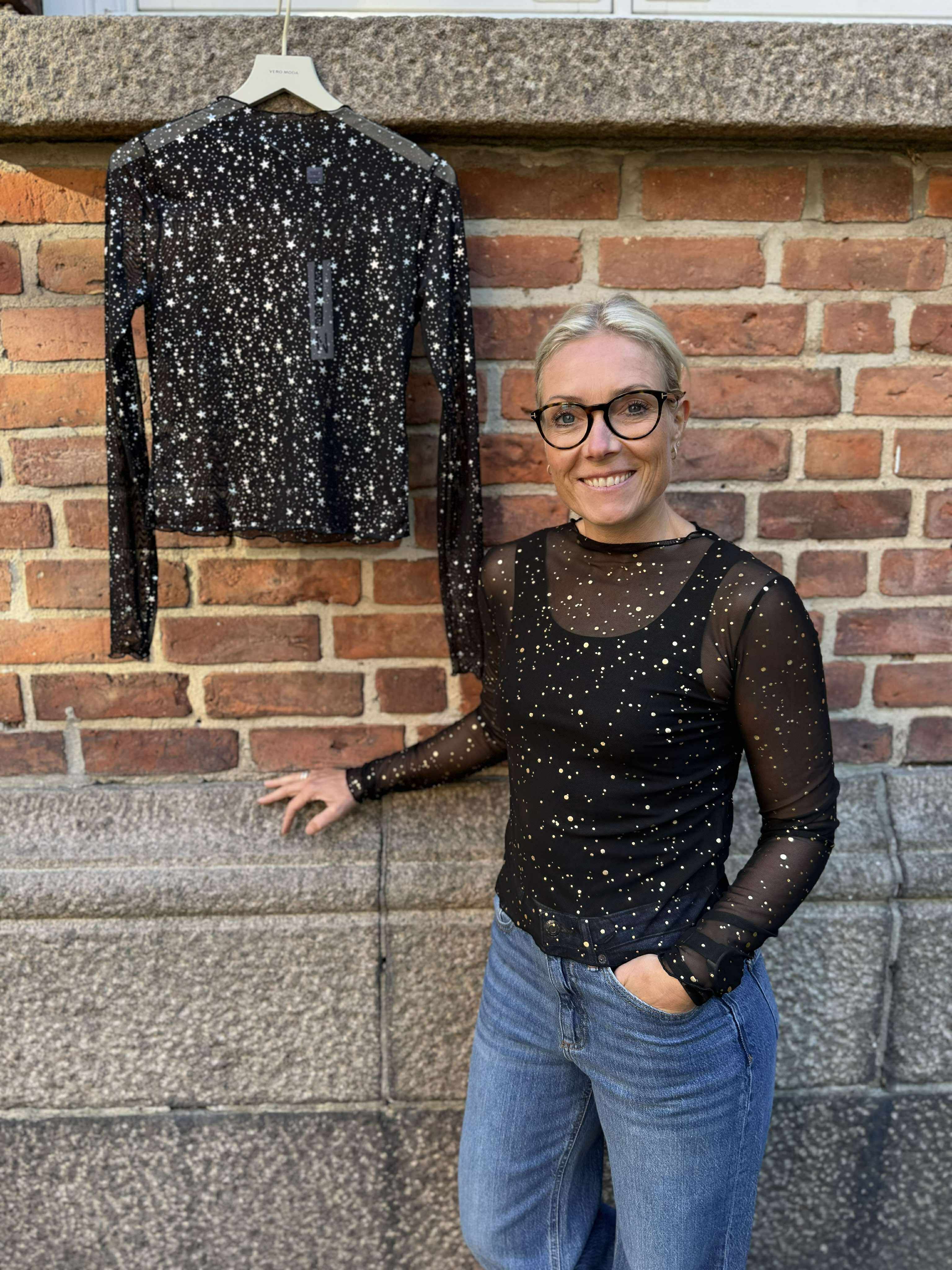 NMSTAR Top - Sort m. guld